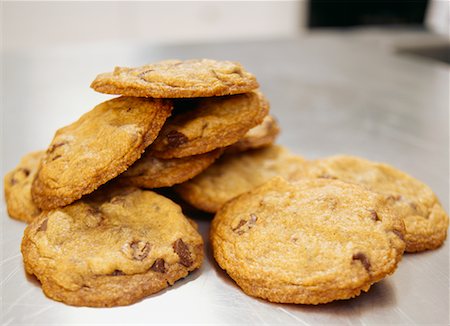 simsearch:614-06537664,k - Chocolate Chip Cookies Stock Photo - Rights-Managed, Code: 700-00478215