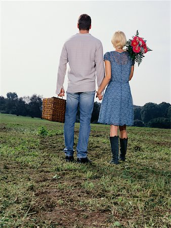 simsearch:700-00529622,k - Couple Going on Picnic Stock Photo - Rights-Managed, Code: 700-00514427