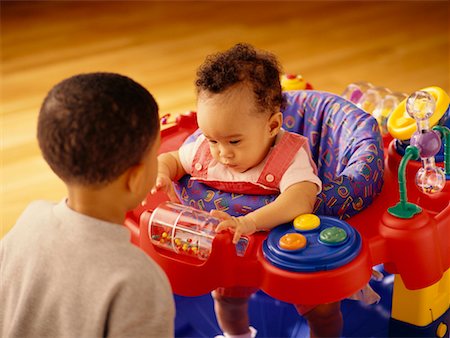 simsearch:700-00517728,k - Siblings Playing Together Stock Photo - Rights-Managed, Code: 700-00515611