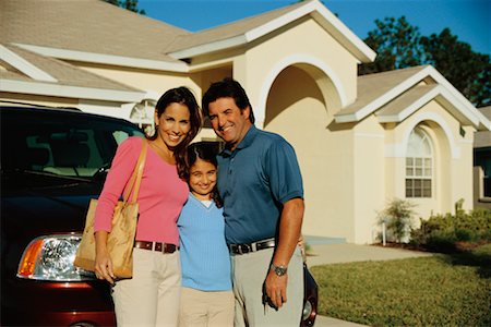simsearch:600-01083008,k - Portrait of Family in Front Of House Stock Photo - Rights-Managed, Code: 700-00526616