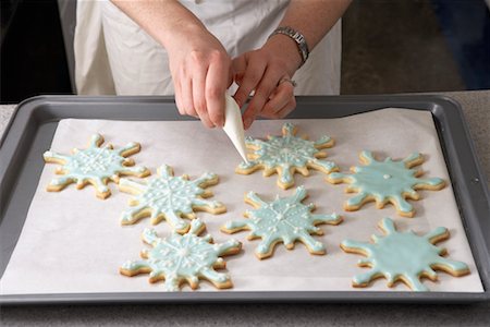 simsearch:600-01838228,k - Woman Decorating Cookies Stock Photo - Rights-Managed, Code: 700-00526856