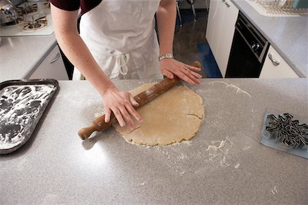 simsearch:649-06845217,k - Person Rolling Dough Stock Photo - Rights-Managed, Code: 700-00526857