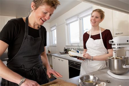simsearch:649-06845217,k - Two Women Cooking Stock Photo - Rights-Managed, Code: 700-00526877