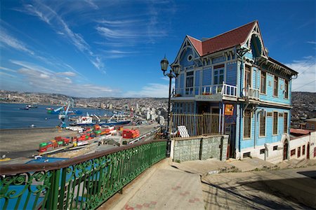 simsearch:700-02757233,k - Restaurant Overlooking Harbor, Valparaiso, Chile Stock Photo - Rights-Managed, Code: 700-00520137