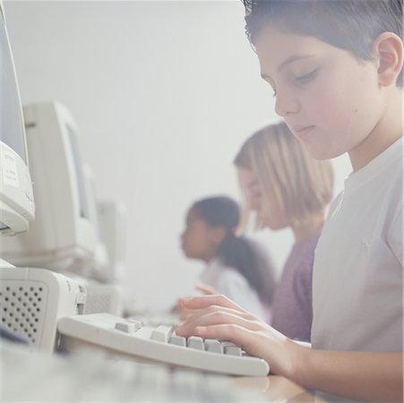 simsearch:700-00523412,k - Children Using Computers Stock Photo - Rights-Managed, Code: 700-00523422