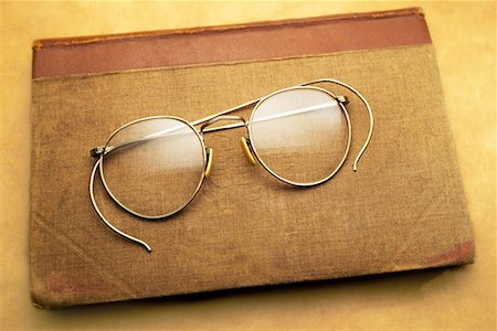simsearch:700-00150473,k - Eyeglasses and Book Stock Photo - Rights-Managed, Code: 700-00544042