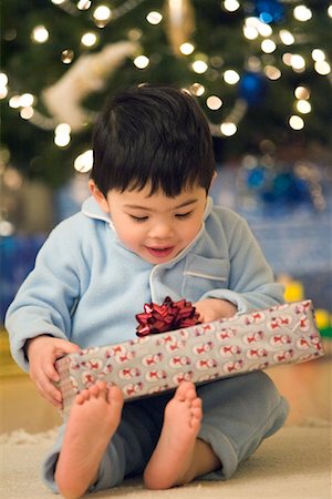 simsearch:700-00547217,k - Boy with Gift on Christmas Morning Stock Photo - Rights-Managed, Code: 700-00544367