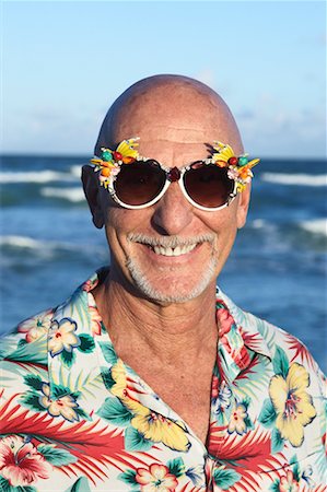 simsearch:700-01163568,k - Portrait of Man at Beach Stock Photo - Rights-Managed, Code: 700-00546607