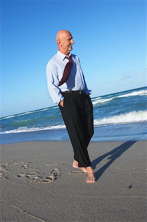 simsearch:700-01163568,k - Businessman at Beach Stock Photo - Rights-Managed, Code: 700-00546614