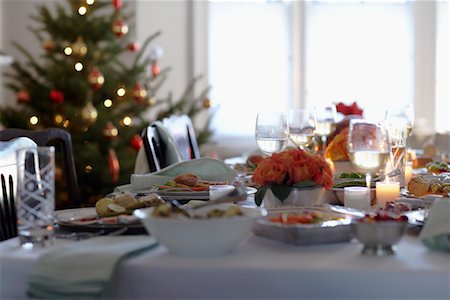 simsearch:700-00547217,k - Dishes Left on Table after Christmas Dinner Stock Photo - Rights-Managed, Code: 700-00547150