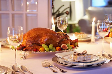 simsearch:600-01838225,k - Turkey Dinner Stock Photo - Rights-Managed, Code: 700-00547302