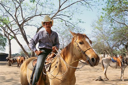 simsearch:841-02918048,k - Portrait de Cowboy, Cuba Photographie de stock - Rights-Managed, Code: 700-00543722