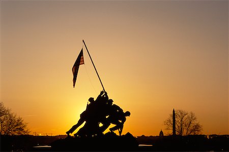 simsearch:841-07457532,k - Iwo Jima Memorial at Sunrise, Washington, D.C., USA Stock Photo - Rights-Managed, Code: 700-00555024