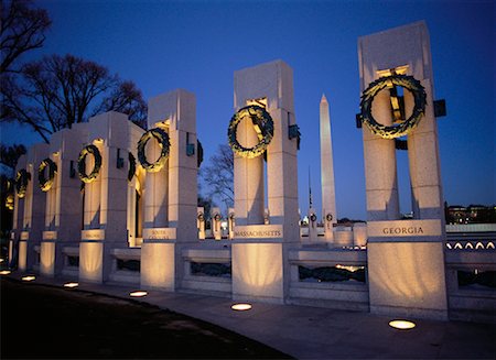 simsearch:841-07457532,k - National World War II Memorial At Dusk, Washington D.C., USA Stock Photo - Rights-Managed, Code: 700-00555029