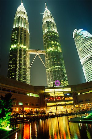 simsearch:841-08797696,k - Petronas Twin Towers, Kuala Lumpur, Malaysia Stock Photo - Rights-Managed, Code: 700-00555511