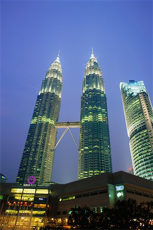 simsearch:841-08797696,k - Petronas Twin Towers, Kuala Lumpur, Malaysia Stock Photo - Rights-Managed, Code: 700-00555512