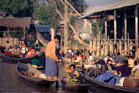simsearch:700-01954936,k - People at Floating Market, Inle Lake, Myanmar Stock Photo - Rights-Managed, Code: 700-00556028
