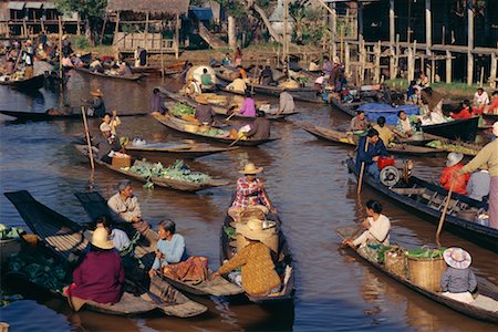 simsearch:700-01954936,k - People At Floating Market, Inle Lake, Myanmar Stock Photo - Rights-Managed, Code: 700-00556023