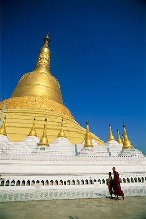 simsearch:700-03685862,k - Shwemawdaw Pagoda, Bago, Myanmar Stock Photo - Rights-Managed, Code: 700-00556050