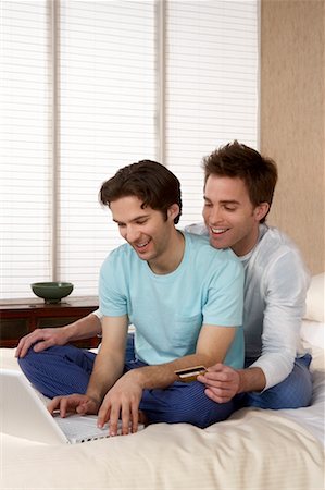 simsearch:700-00553920,k - Male Couple Online Shopping Stock Photo - Rights-Managed, Code: 700-00557358