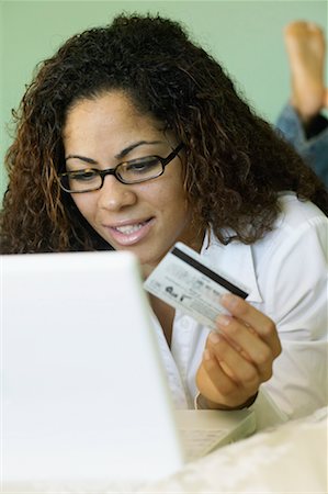 simsearch:700-00478040,k - Woman with Credit Card and Laptop Computer Foto de stock - Con derechos protegidos, Código: 700-00550028
