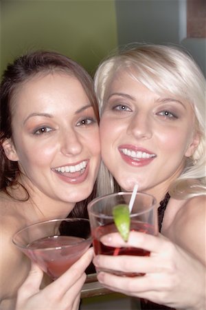 simsearch:700-00530291,k - Women at Bar Stock Photo - Rights-Managed, Code: 700-00550426
