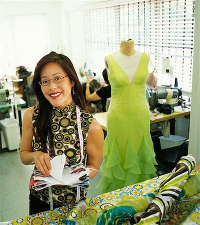 simsearch:700-01111899,k - Portrait of Dressmaker in Shop Foto de stock - Con derechos protegidos, Código: 700-00551593