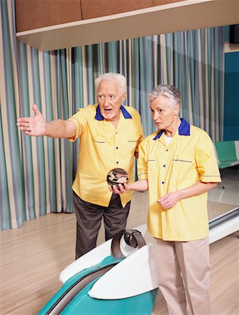 simsearch:700-00549130,k - Personnes Bowling Photographie de stock - Rights-Managed, Code: 700-00551789