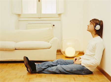 simsearch:700-00561804,k - Young Man Listening To Music Stock Photo - Rights-Managed, Code: 700-00561781