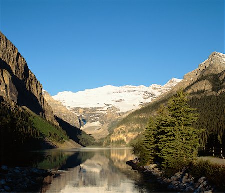 simsearch:600-06125581,k - Lake Louise, Banff National Park, Alberta, Canada Stock Photo - Rights-Managed, Code: 700-00588713