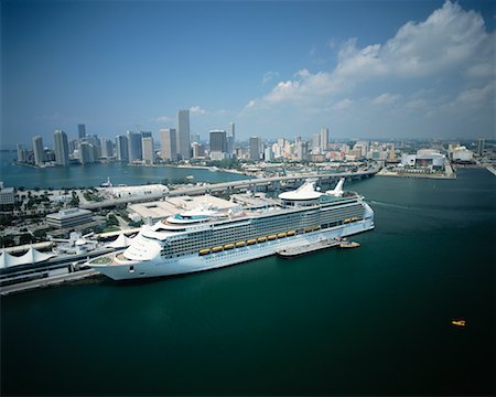 simsearch:700-00082926,k - Cruise Ship and Miami Skyline, Miami, Florida, USA Stock Photo - Rights-Managed, Code: 700-00588720