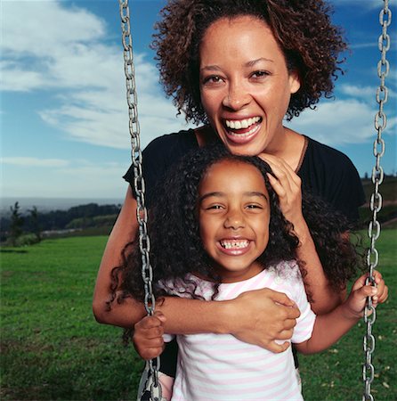 Portrait de la mère et la fille sur la balançoire Photographie de stock - Rights-Managed, Code: 700-00606703