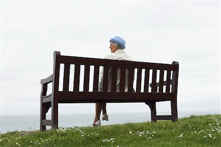 simsearch:700-01163568,k - Woman on Bench Looking over Water Stock Photo - Rights-Managed, Code: 700-00606926