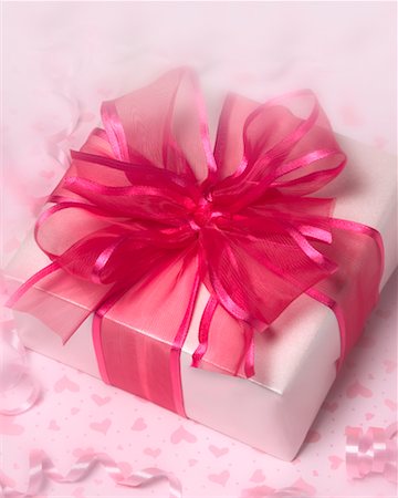 simsearch:622-06190925,k - Gift Box Stock Photo - Rights-Managed, Code: 700-00608710