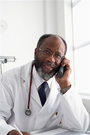 simsearch:700-00616627,k - Portrait of Doctor Stock Photo - Rights-Managed, Code: 700-00616615
