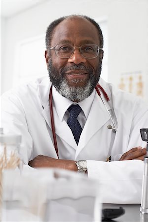 simsearch:700-00616627,k - Portrait of Doctor Stock Photo - Rights-Managed, Code: 700-00616617