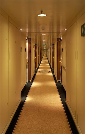 simsearch:600-02633832,k - Hallway Inside the Queen Mary 2 Stock Photo - Rights-Managed, Code: 700-00616787