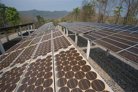 simsearch:700-02080084,k - Panneaux solaires, générateurs d'autorité du San Kampang, la Thaïlande, Chiang mai, Thaïlande Photographie de stock - Rights-Managed, Code: 700-00616806