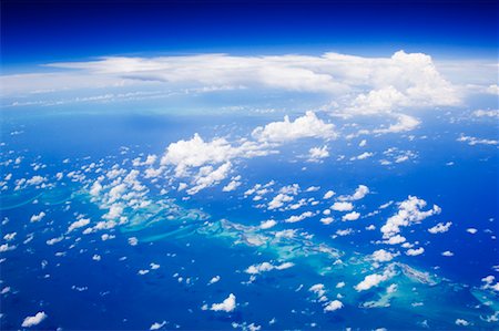 Clouds and Islands in the Bahamas Foto de stock - Con derechos protegidos, Código: 700-00617989
