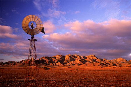 simsearch:600-01464617,k - Moulin à vent à Flinders varie National Park, Australie-méridionale, Australie Photographie de stock - Rights-Managed, Code: 700-00610156