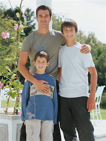 simsearch:700-00069467,k - Portrait of Father and Sons Outdoors Stock Photo - Rights-Managed, Code: 700-00610218