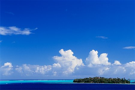 Island against Horizon, Bora Bora, French Polynesia, South Pacific Stock Photo - Rights-Managed, Code: 700-00620188