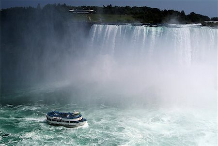 Maid of the Mist, Niagara Falls Stock Photo - Rights-Managed, Code: 700-00623462