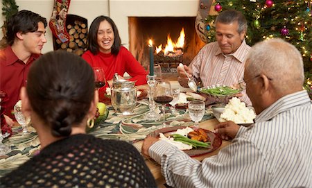 simsearch:600-01838225,k - Family Having Christmas Dinner Stock Photo - Rights-Managed, Code: 700-00623526