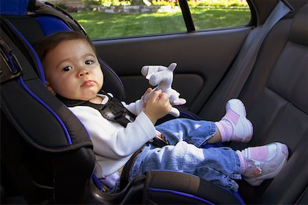 simsearch:600-03284222,k - Baby in Car Seat Foto de stock - Con derechos protegidos, Código: 700-00634136