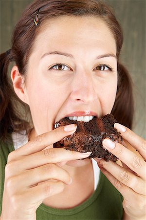 simsearch:614-06537664,k - Woman Eating Chocolate Cake Stock Photo - Rights-Managed, Code: 700-00635826