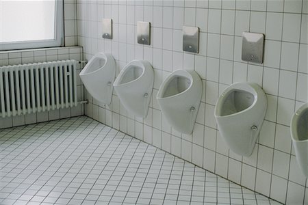 simsearch:700-00424016,k - Urinals in Public Washroom Foto de stock - Con derechos protegidos, Código: 700-00644197