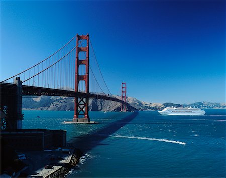 simsearch:600-03738427,k - Golden Gate Bridge and Cruise Ship, San Francisco, California, USA Foto de stock - Con derechos protegidos, Código: 700-00650046
