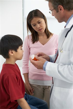 simsearch:700-00616589,k - Doctor Explaining Prescription to Mother Stock Photo - Rights-Managed, Code: 700-00678846