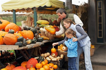 farmers market family - Family at Farmer's Market Stock Photo - Rights-Managed, Code: 700-00684839